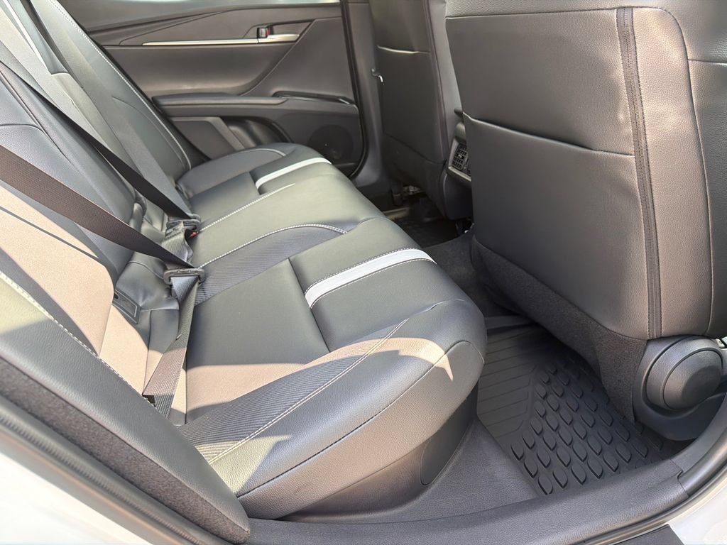 New 2026 Toyota Camry Hybrid FWD image 26