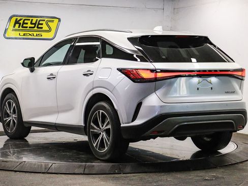 Used 2024 Lexus RX 350 Premium w/ Accessory Package (Z1) FWD image 2