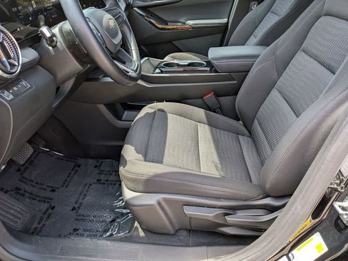 Used 2025 Chevrolet Equinox LT AWD/4WD image 19