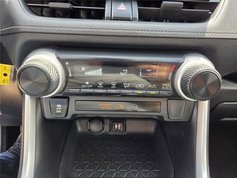 Used 2019 Toyota RAV4 LE image 16