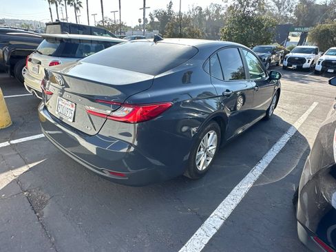 Used 2025 Toyota Camry LE FWD image 3