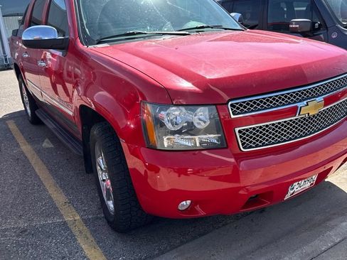 Used 2012 Chevrolet Avalanche LTZ AWD/4WD image 4