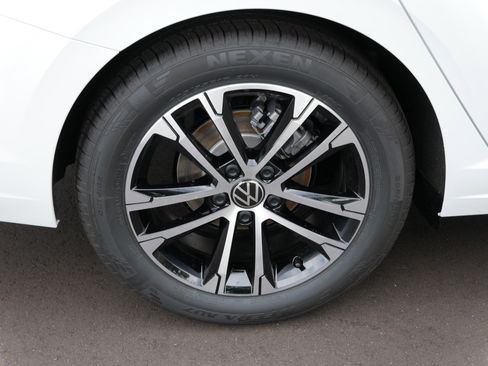 New 2025 Volkswagen Jetta Sport image 5