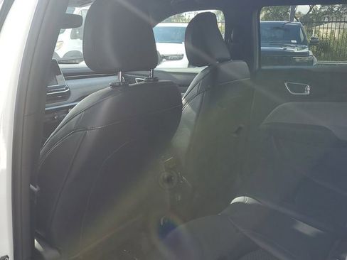 New 2026 Jeep Compass Latitude image 16