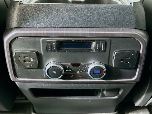 Used 2022 Ford Expedition Platinum image 28