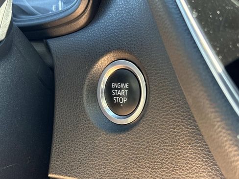 Used 2024 Toyota Corolla SE image 18