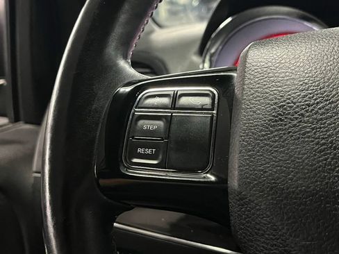 Used 2017 Dodge Grand Caravan SXT w/ Driver Convenience Group FWD image 23