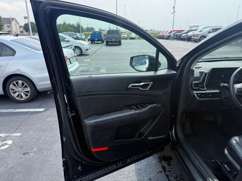 Used 2023 Kia Sportage EX AWD/4WD image 15