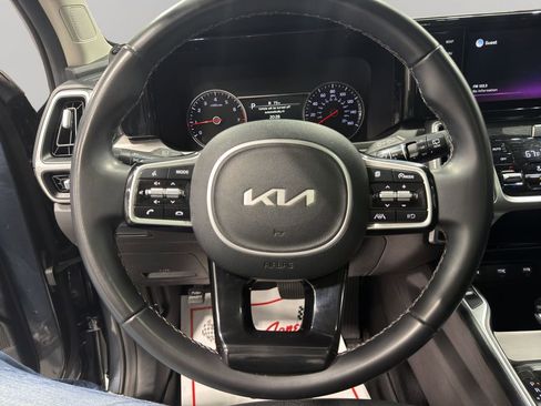 Used 2022 Kia Sorento S w/ Panoramic Sunroof Package image 25