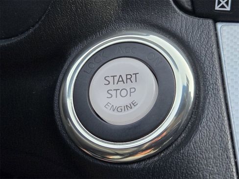 Used 2018 INFINITI Q70 L 3.7 image 23