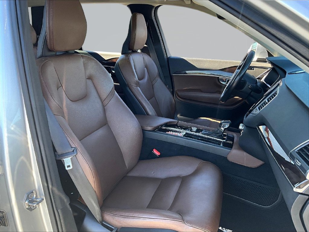 Used 2019 Volvo XC90 T6 Momentum AWD/4WD image 32