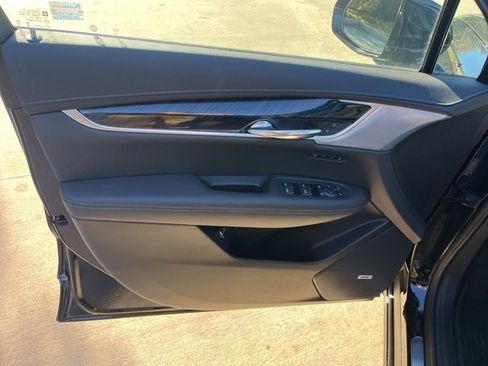 New 2025 Cadillac XT6 Premium Luxury image 14