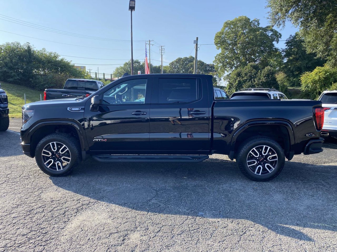 Used 2026 GMC Sierra 1500 AT4 w/ Technology Package AWD/4WD image 5