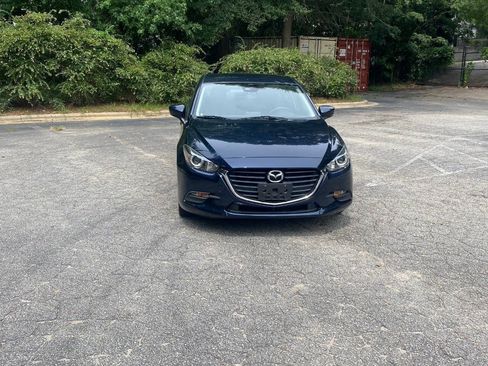Used 2018 MAZDA MAZDA3 Touring FWD image 2
