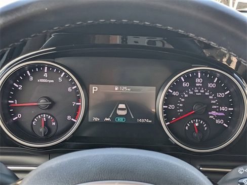 Used 2024 Kia Carnival EX image 24