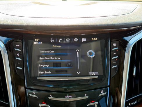 Used 2018 Cadillac Escalade Luxury AWD/4WD image 71