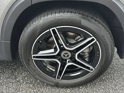 Certified 2025 Mercedes-Benz GLB 250 image 23