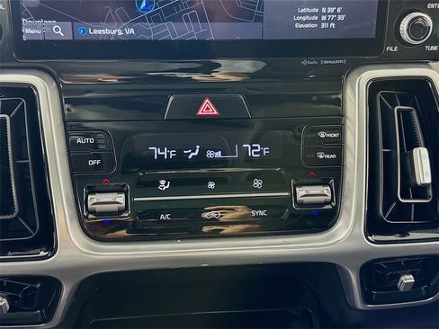 Used 2022 Kia Sorento SX image 16