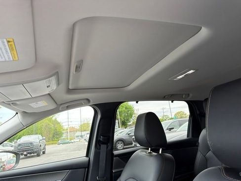 Used 2025 MAZDA CX-90 3.3 Turbo w/ Preferred Package AWD/4WD image 16