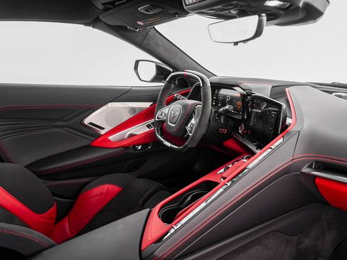 Used 2024 Chevrolet Corvette Z06 w/ Z07 Performance Package RWD image 29