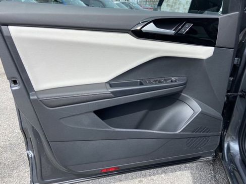 Used 2025 Volkswagen Taos S image 23