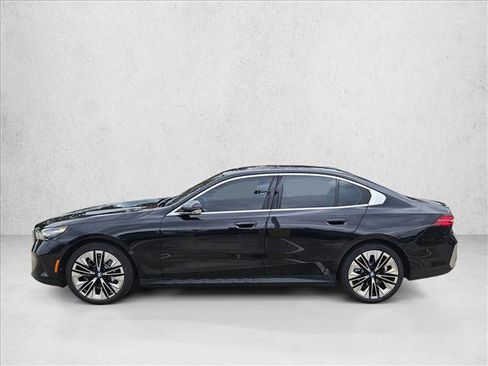 Used 2026 BMW 530i w/ Premium Package RWD image 8