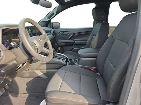 Used 2024 Chevrolet Colorado Trail Boss w/ Technology Package AWD/4WD image 11