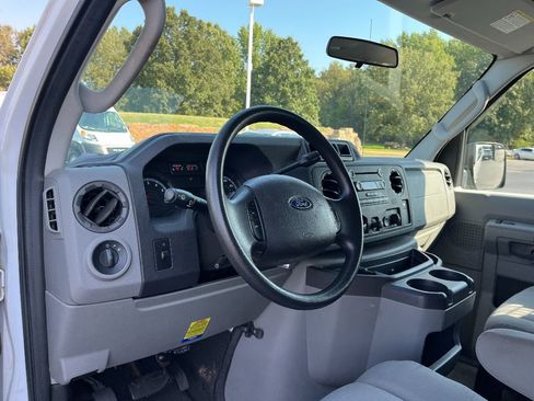 Used 2011 Ford E-150 and Econoline 150 w/ PWR Group image 17