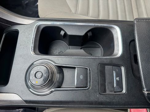 Used 2017 Ford Fusion SE image 34