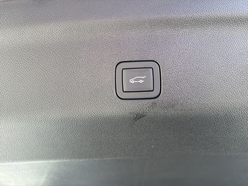 Used 2026 GMC Yukon Denali Ultimate w/ LPO, Floor Liner Package image 40