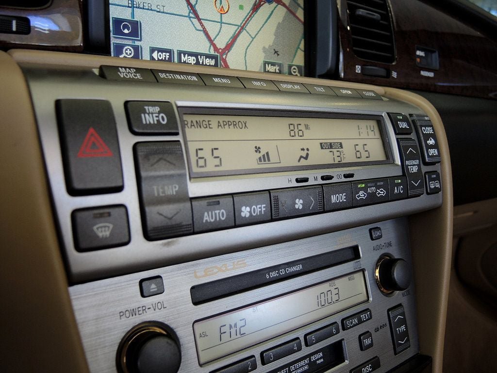 Used 2005 Lexus SC 430 Convertible w/ Preferred Accessory Pkg RWD image 14