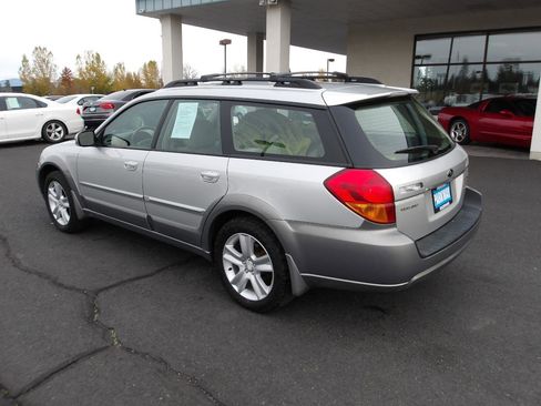 Used 2005 Subaru Outback 3.0R Limited AWD/4WD image 3