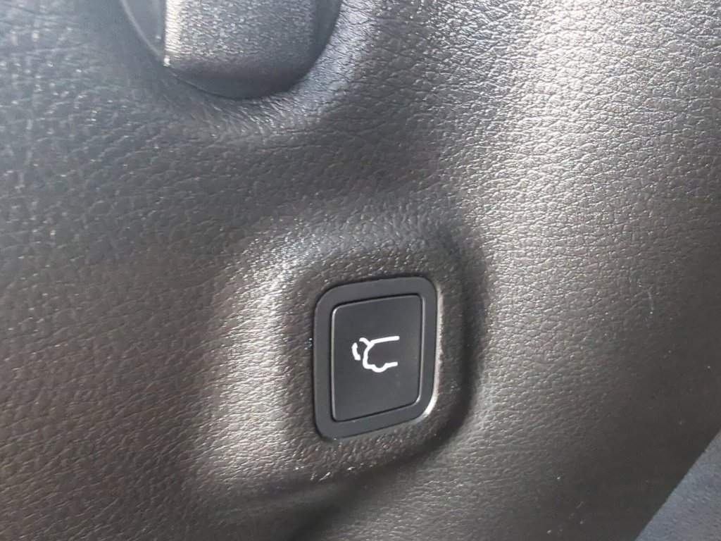 Used 2017 Jeep Compass Trailhawk w/ Leather Interior Group AWD/4WD image 36
