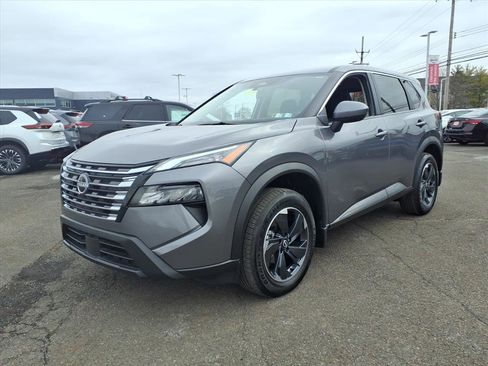 Certified 2025 Nissan Rogue SV image 8