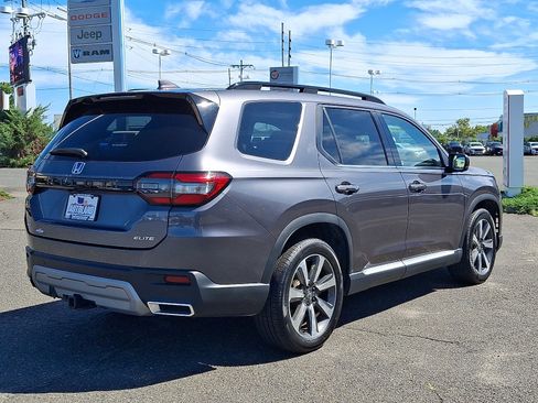 Used 2023 Honda Pilot Elite image 7