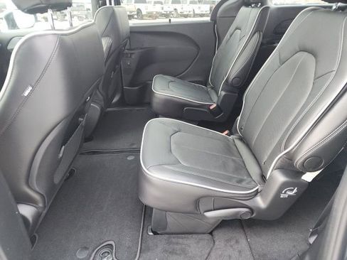 New 2026 Chrysler Pacifica Limited w/ S Appearance Package image 21