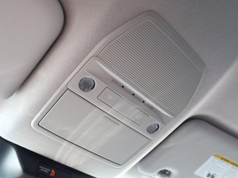 New 2025 Nissan Kicks SR image 19