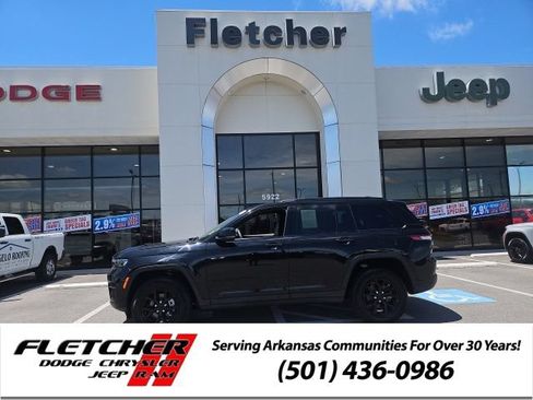 Certified 2025 Jeep Grand Cherokee Altitude AWD/4WD image 1