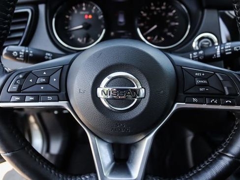 Used 2017 Nissan Rogue Sport SV w/ SV All-Weather Package AWD/4WD image 23