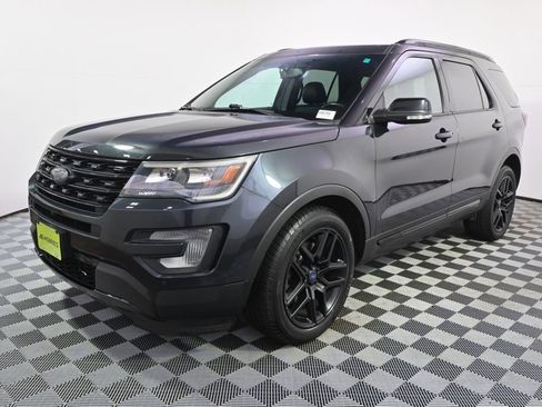 Used 2017 Ford Explorer Sport w/ Equipment Group 401A AWD/4WD image 2
