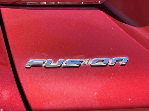 Used 2017 Ford Fusion SE w/ Fusion SE Technology Package FWD image 12