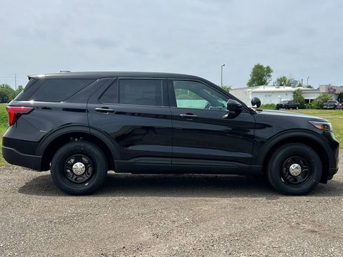 New 2026 Ford Explorer 4WD Police Interceptor w/ Ready For The Road Package image 39