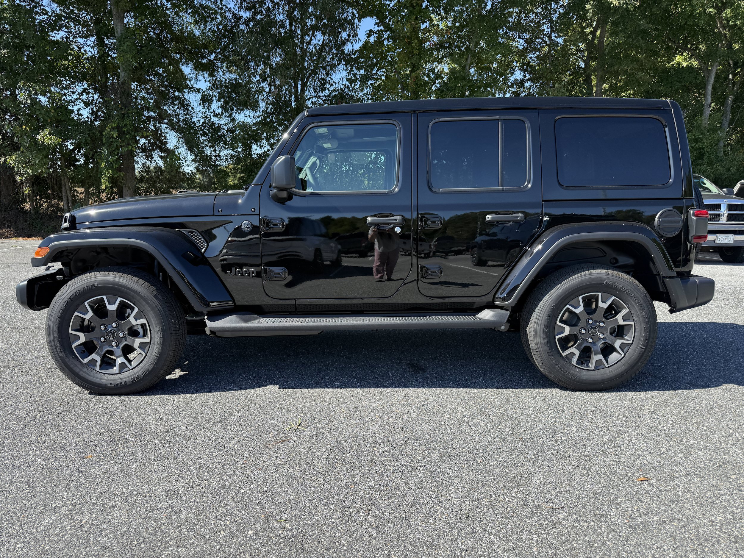 New 2027 Jeep Wrangler Unlimited Sahara AWD/4WD image 4
