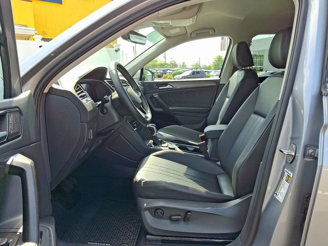 Used 2024 Volkswagen Tiguan SE AWD/4WD image 13