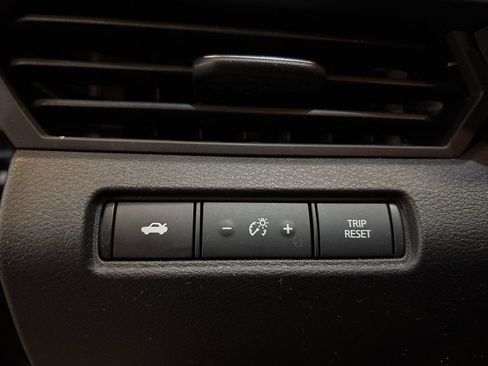 Used 2025 Nissan Altima 2.5 SV image 19