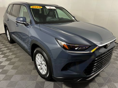 Certified 2026 Toyota Grand Highlander XLE image 3