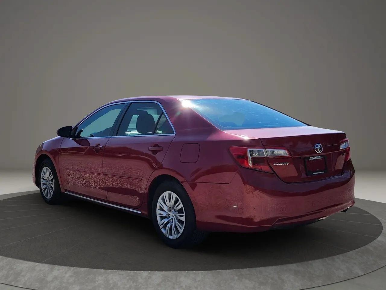 Used 2014 Toyota Camry LE FWD image 3