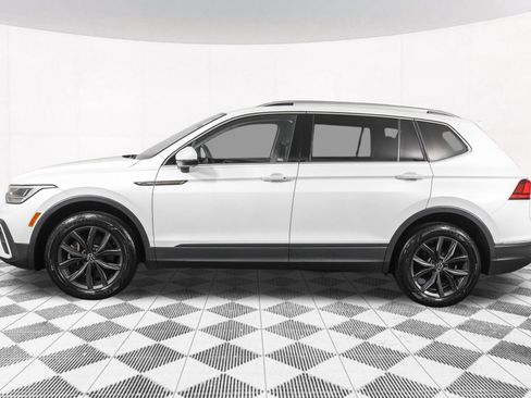 Used 2023 Volkswagen Tiguan SE FWD image 19