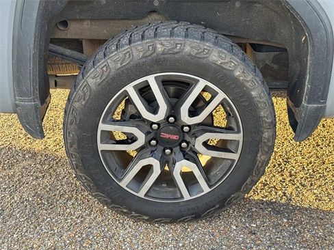 Used 2024 GMC Sierra 1500 AT4 w/ Technology Package image 5