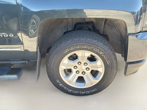 Used 2018 Chevrolet Silverado 1500 LTZ Z71 AWD/4WD image 9